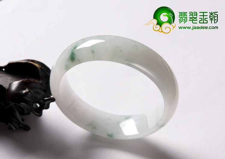 糯冰种飘花缅甸翡翠A货手镯（57.4mm）