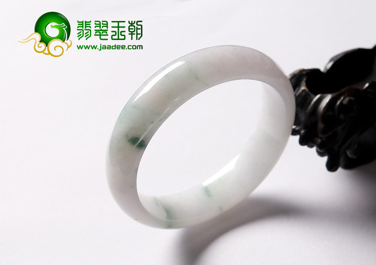 糯冰种飘花缅甸翡翠A货手镯（55.6mm）
