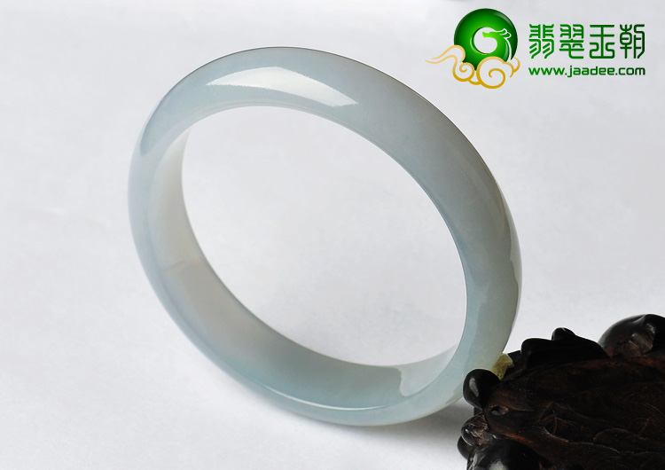 糯冰种淡晴水缅甸翡翠A货手镯（58.2mm）