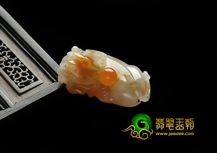 糯冰种红黄翡缅甸翡翠A货貔貅挂件