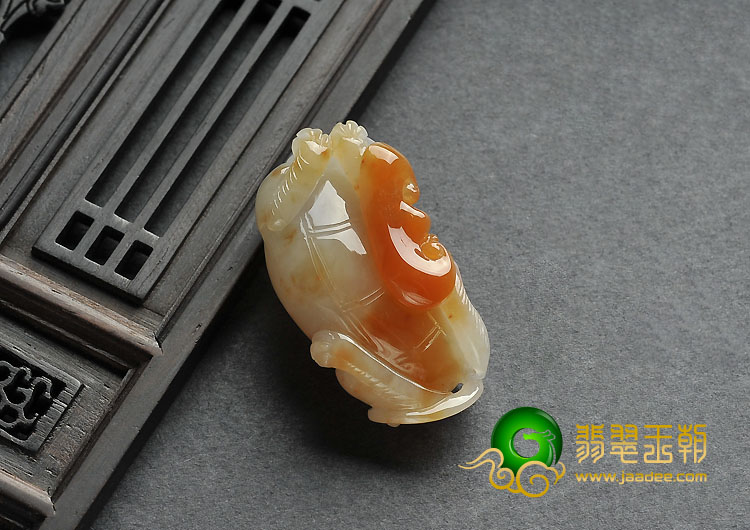 糯冰种红黄翡缅甸翡翠A货貔貅挂件