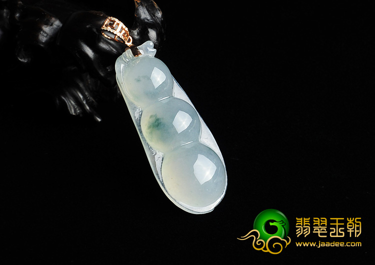 冰种飘花缅甸翡翠A货四季豆挂件