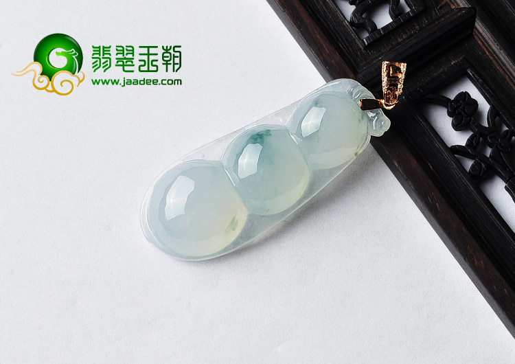 冰种飘花缅甸翡翠A货四季豆挂件