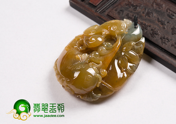冰种褐黄翡缅甸翡翠A货年年有余挂件