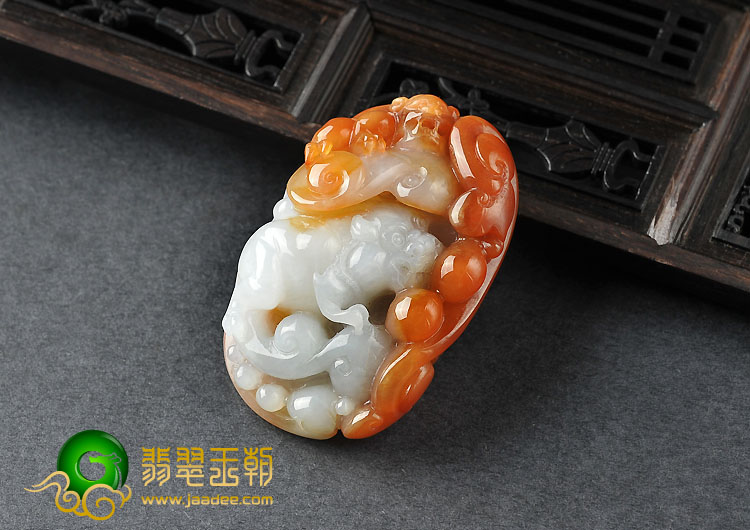糯冰种红黄翡缅甸翡翠A货貔貅贺寿挂件