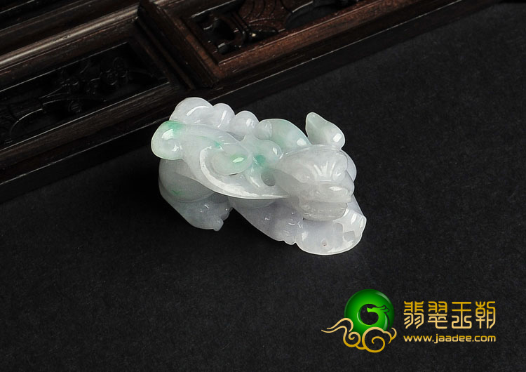 糯冰种白底青缅甸翡翠A货貔貅挂件