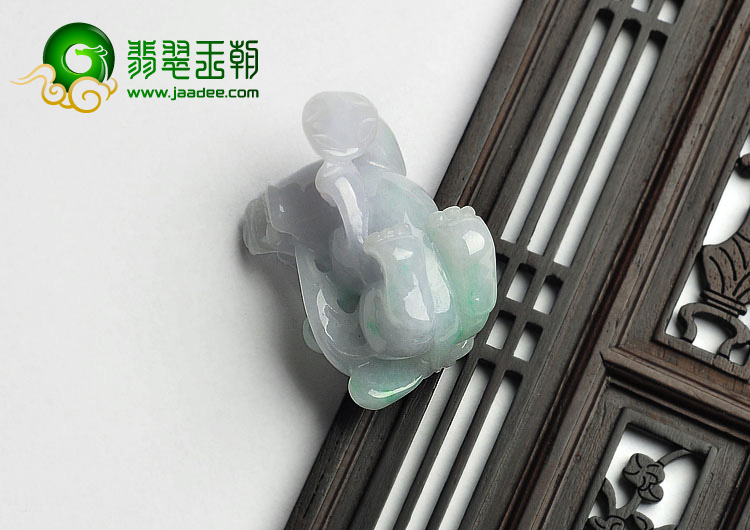 糯冰种白底青缅甸翡翠A货貔貅挂件