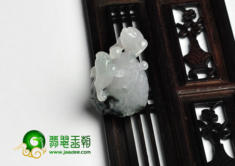 糯冰种飘花缅甸翡翠A货金蟾挂件