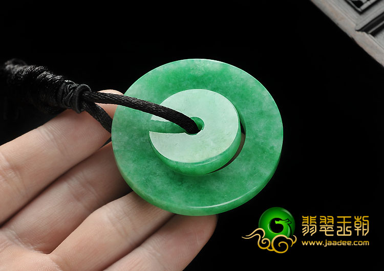 糯冰种阳绿缅甸翡翠A货平安扣挂件