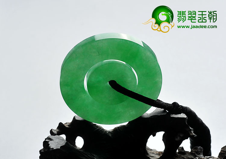 糯冰种阳绿缅甸翡翠A货平安扣挂件