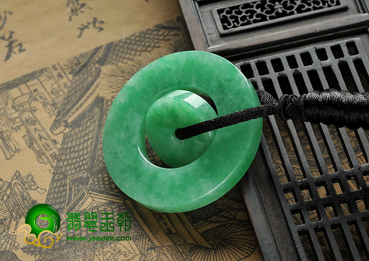 糯冰种阳绿缅甸翡翠A货平安扣挂件
