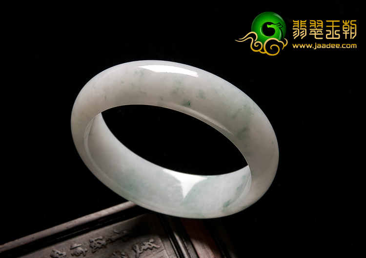 糯冰种飘绿花缅甸翡翠A货手镯（57.2mm）