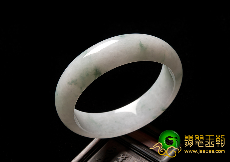 糯冰种飘绿花缅甸翡翠A货手镯（57.2mm）