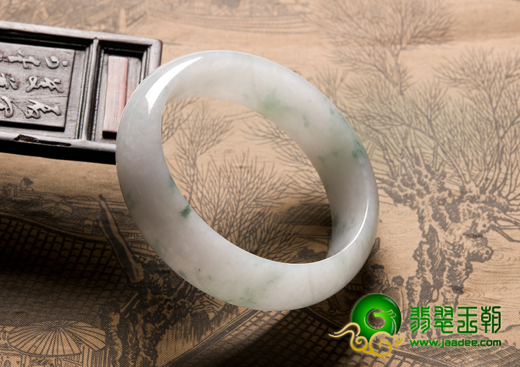 糯冰种飘绿花缅甸翡翠A货手镯（57.2mm）