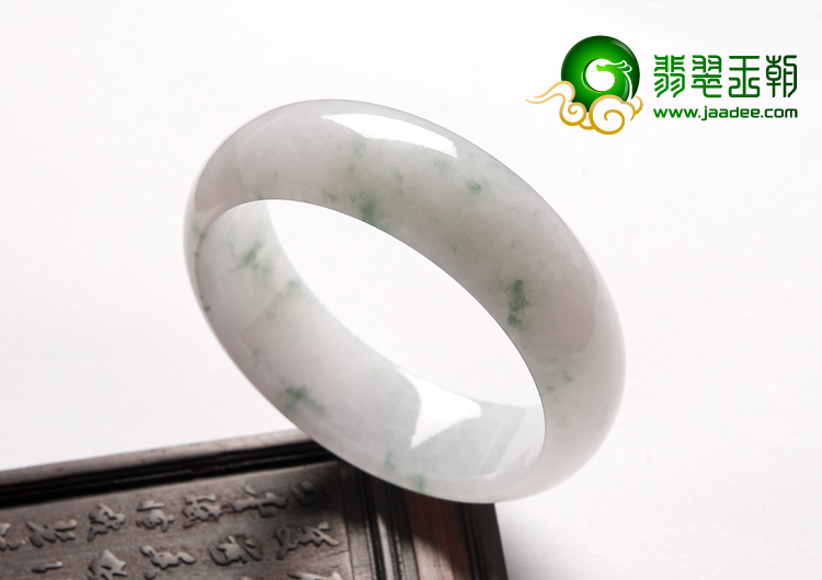 糯冰种飘绿花缅甸翡翠A货手镯（56mm）