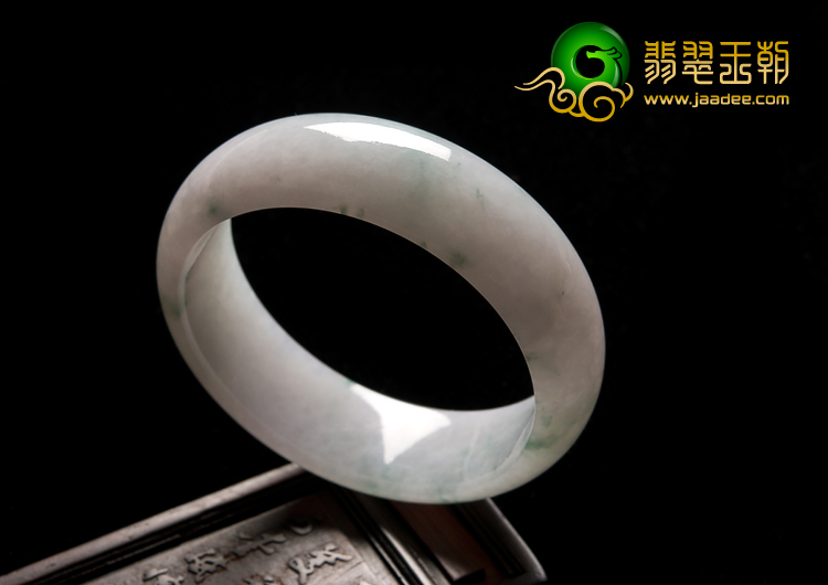 糯冰种飘绿花缅甸翡翠A货手镯（56mm）