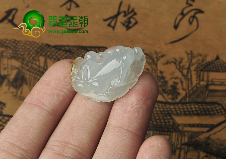 冰种飘黄翡缅甸翡翠A货青蛙挂件