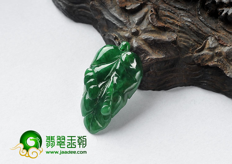 糯冰种浓绿缅甸翡翠A货叶子挂件