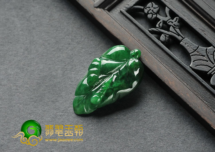 糯冰种浓绿缅甸翡翠A货叶子挂件