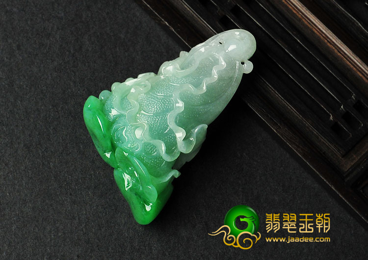 糯冰种阳绿缅甸翡翠A货白菜挂件