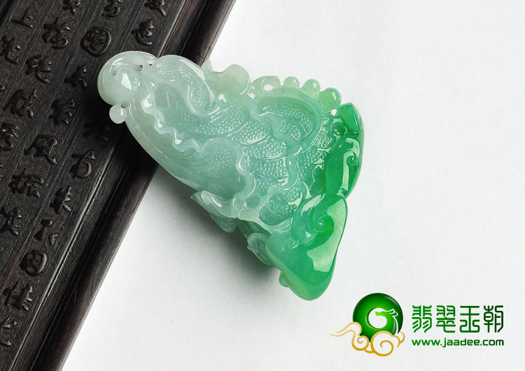 糯冰种阳绿缅甸翡翠A货白菜挂件
