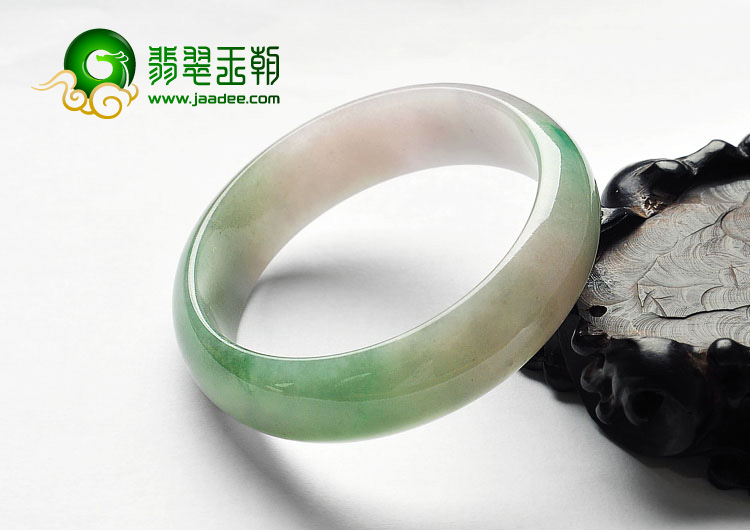 糯冰种淡春带彩缅甸翡翠A货手镯（57.3mm）