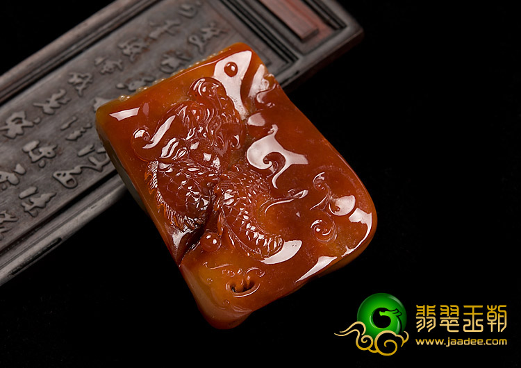 糯冰种红翡缅甸翡翠A货龙头挂件/腰牌