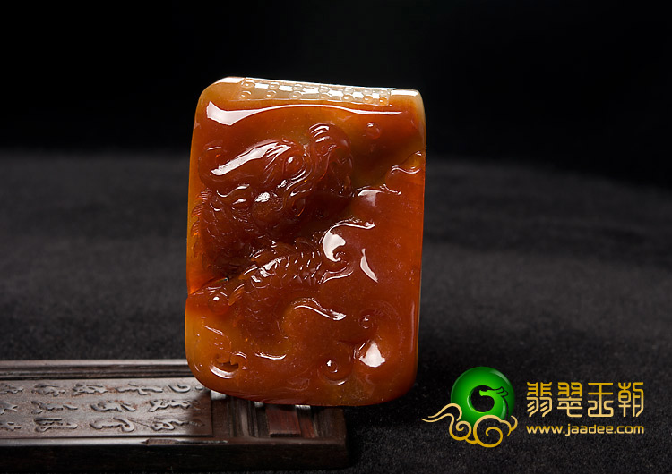 糯冰种红翡缅甸翡翠A货龙头挂件/腰牌