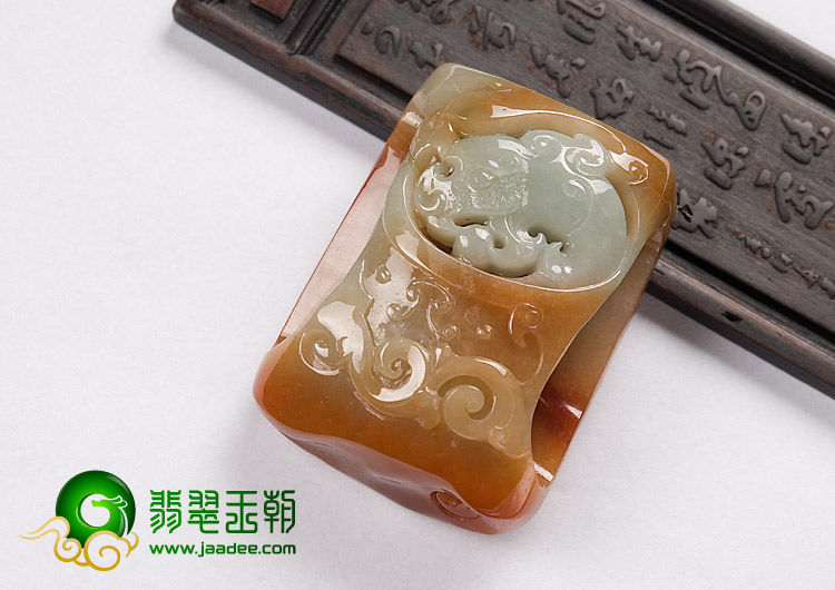 糯冰种红翡缅甸翡翠A货龙头挂件/腰牌