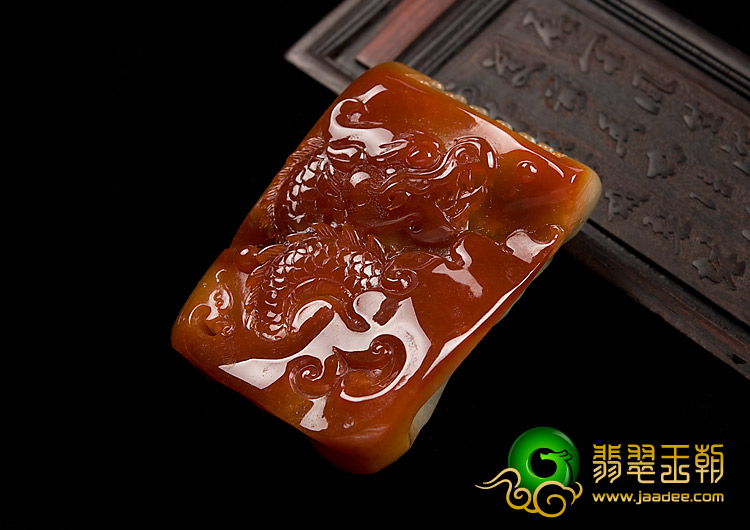 糯冰种红翡缅甸翡翠A货龙头挂件/腰牌