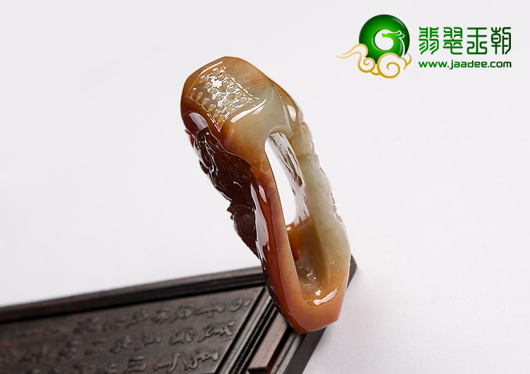 糯冰种红翡缅甸翡翠A货龙头挂件/腰牌