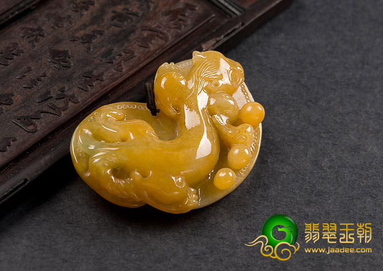 糯冰种黄翡缅甸翡翠A货螭龙挂件