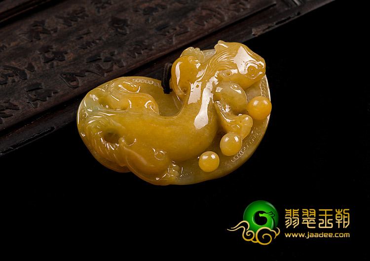 糯冰种黄翡缅甸翡翠A货螭龙挂件