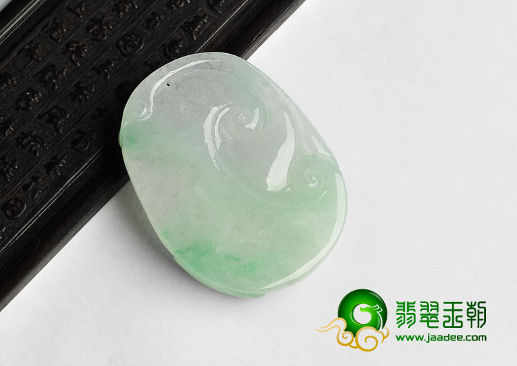 糯冰种白底青缅甸翡翠A货羊挂件