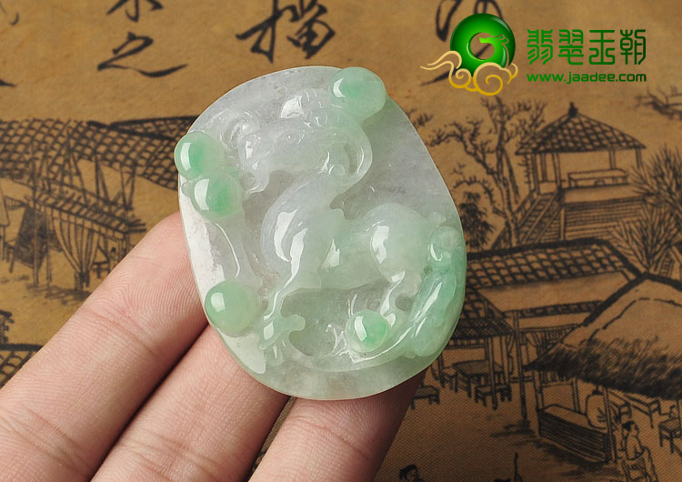 糯冰种白底青缅甸翡翠A货羊挂件