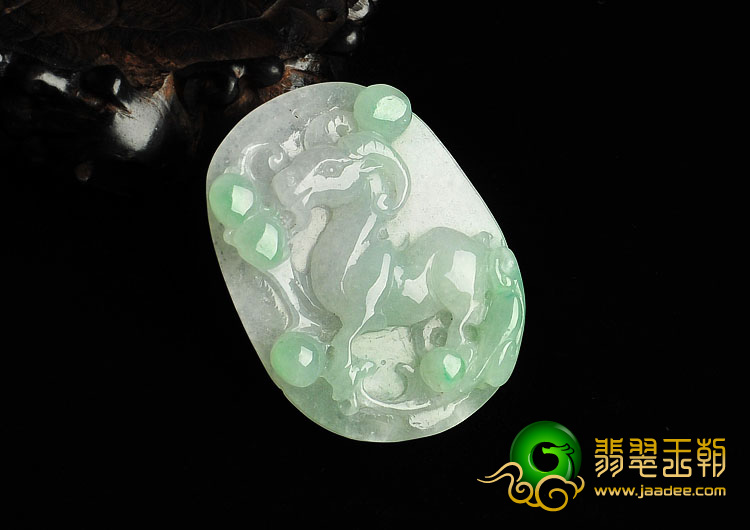 糯冰种白底青缅甸翡翠A货羊挂件