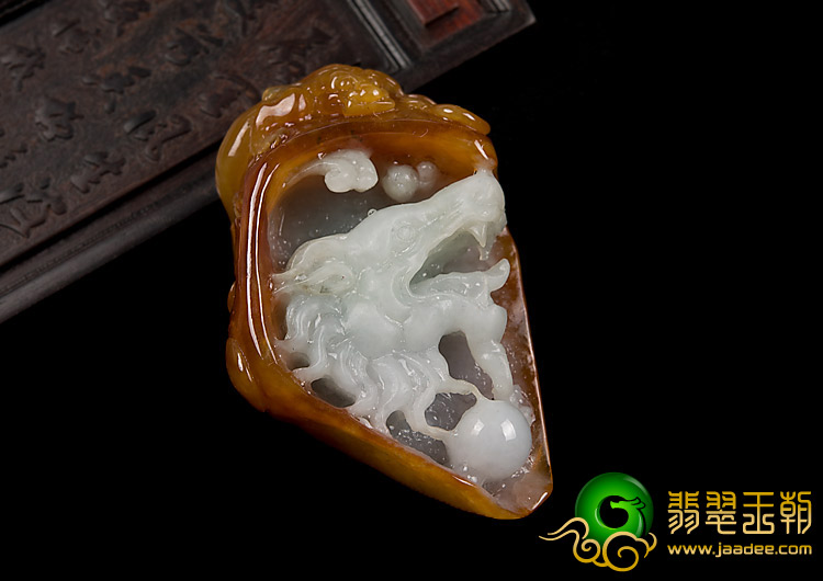 糯冰种红黄翡缅甸翡翠A货狼首挂件