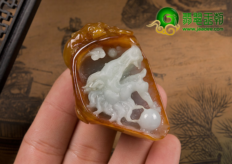 糯冰种红黄翡缅甸翡翠A货狼首挂件