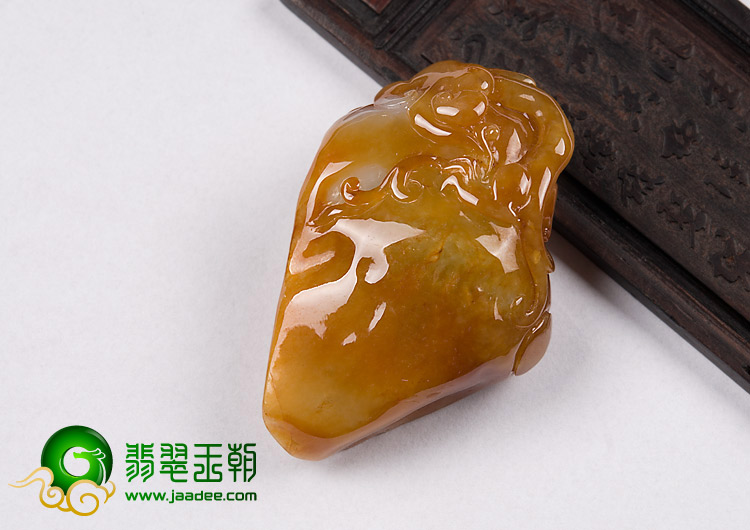 糯冰种红黄翡缅甸翡翠A货狼首挂件