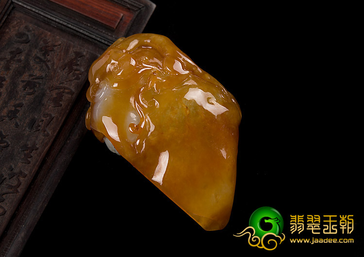 糯冰种红黄翡缅甸翡翠A货狼首挂件