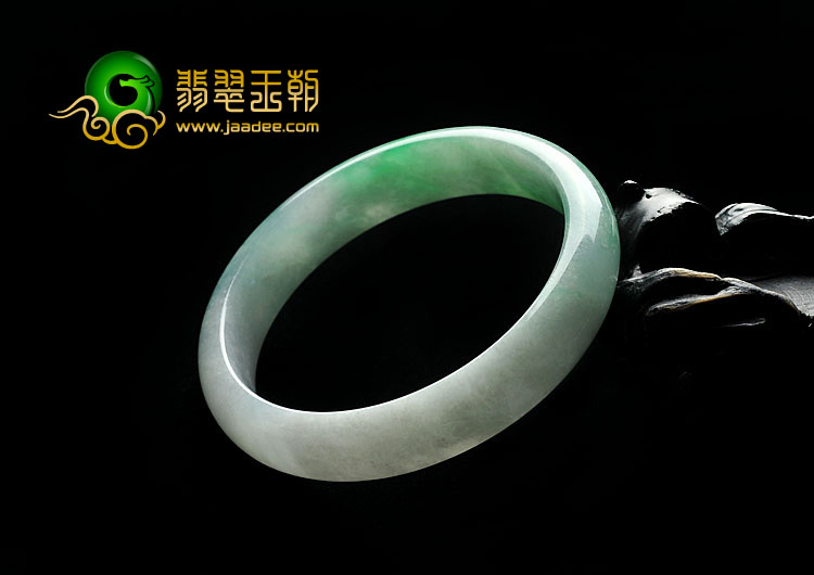 糯冰种翠色缅甸翡翠A货手镯（58mm）