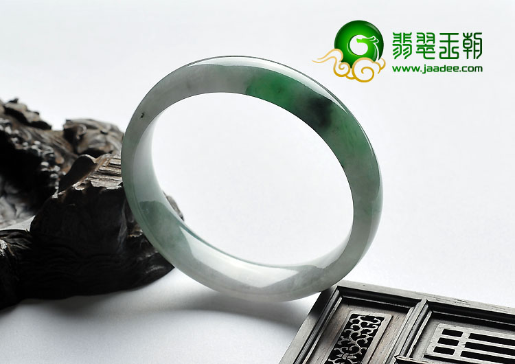 糯冰种飘翠缅甸翡翠A货手镯（59.2mm）
