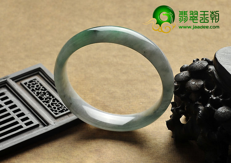 糯冰种飘翠缅甸翡翠A货手镯（59.2mm）