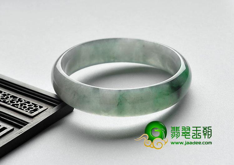 糯冰种飘翠缅甸翡翠A货手镯（59.2mm）