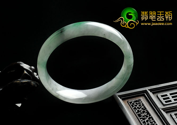 糯冰种飘翠缅甸翡翠A货手镯（59.2mm）