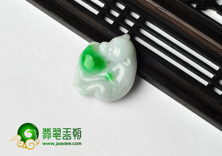 糯冰种飘翠缅甸翡翠A货灵猴献寿挂件