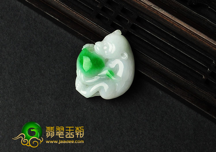 糯冰种飘翠缅甸翡翠A货灵猴献寿挂件
