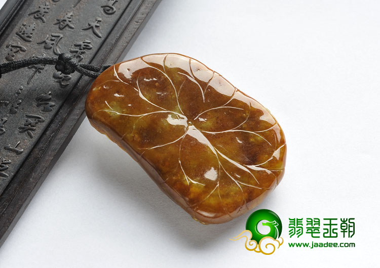 糯冰种褐红翡缅甸翡翠A货龙戏珠挂件