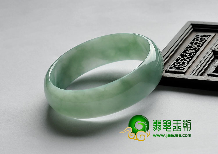 糯冰种飘花缅甸翡翠A货贵妃镯（53.3mm-48.7mm）
