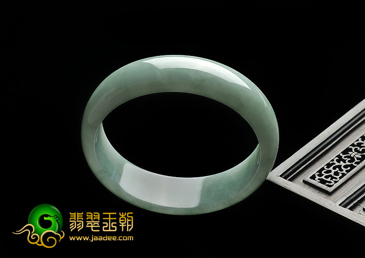 糯冰种飘花缅甸翡翠A货贵妃镯（53.3mm-48.7mm）